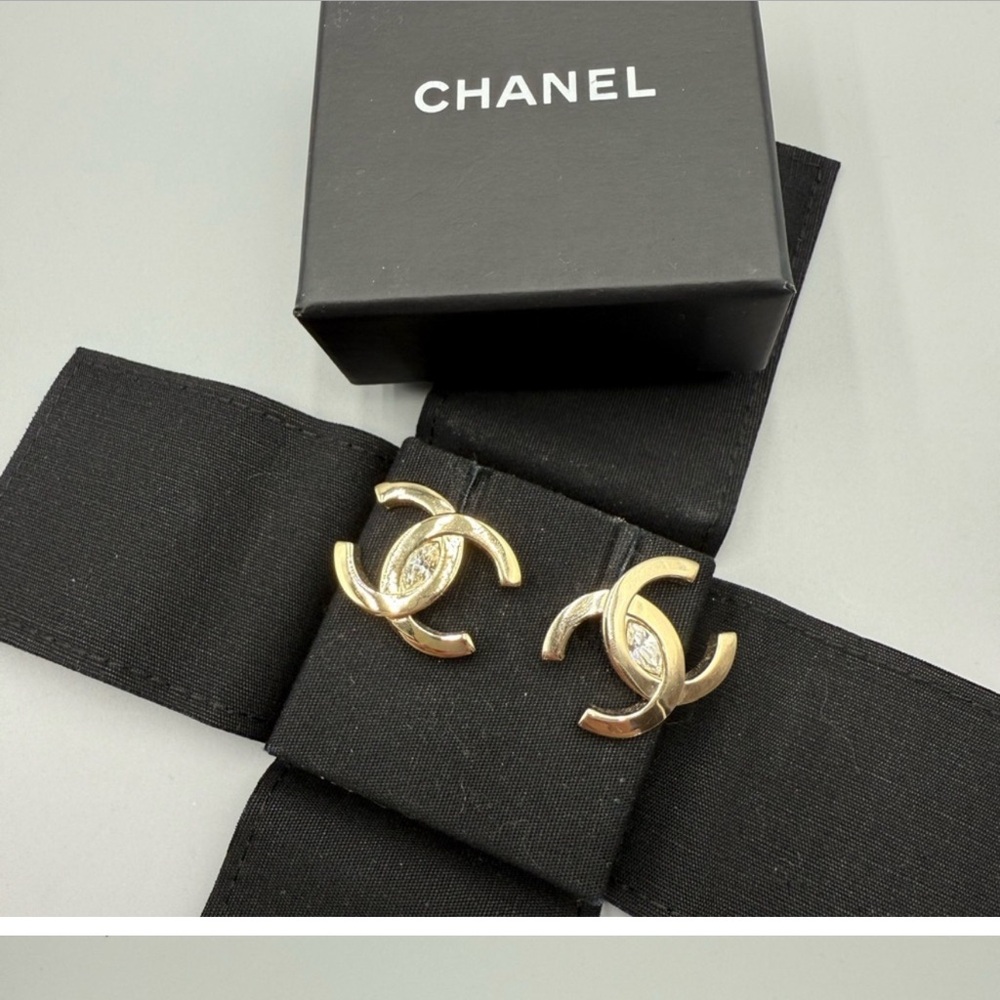 Chanel cc silver earrings